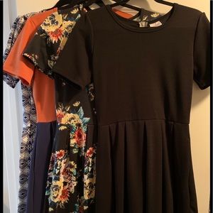 5 Amelia Lularoe dresses size Large